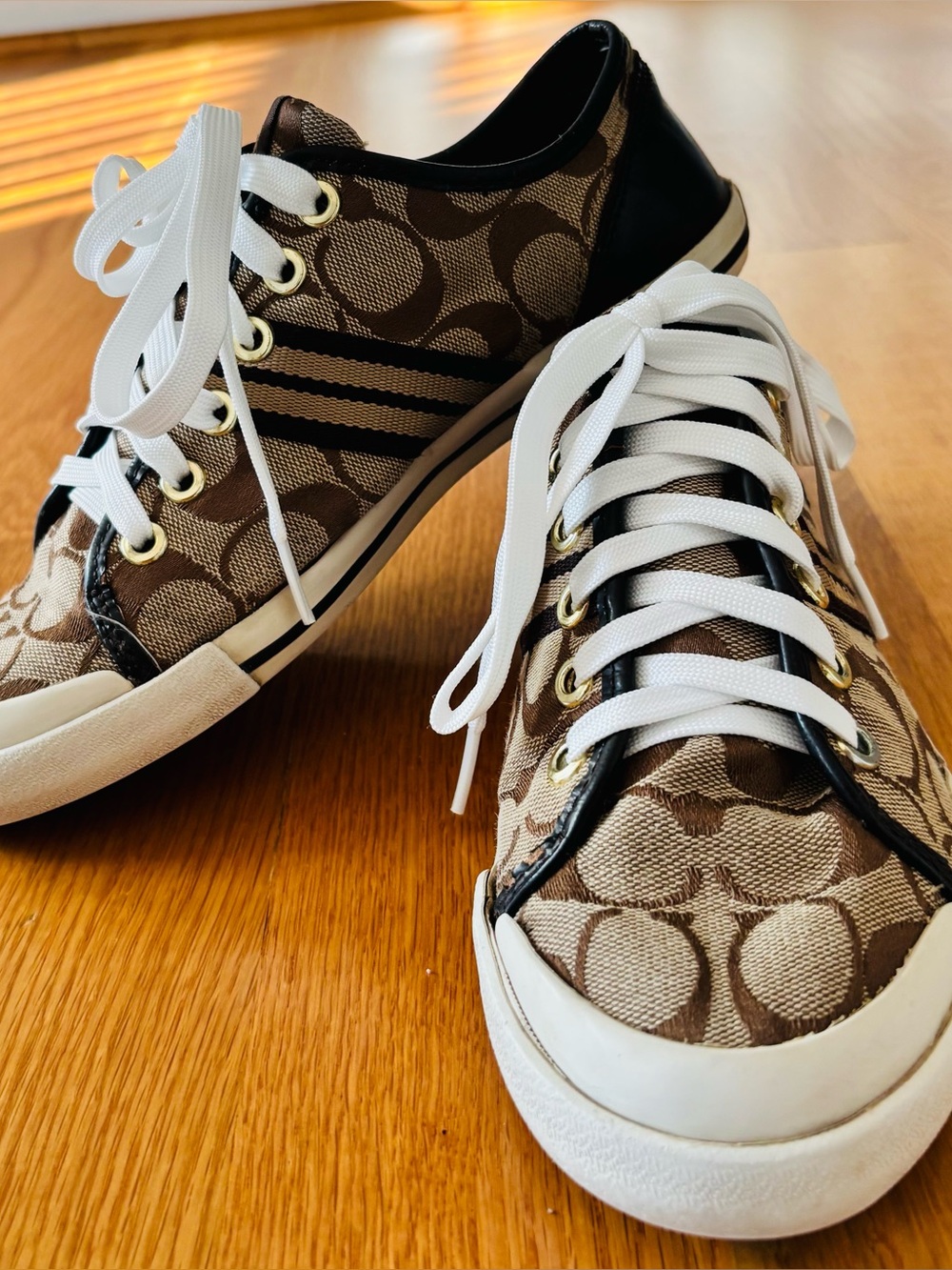 Women’s Coach Signature Canvas Low-Top Sneakers in Brown-Size 7.5